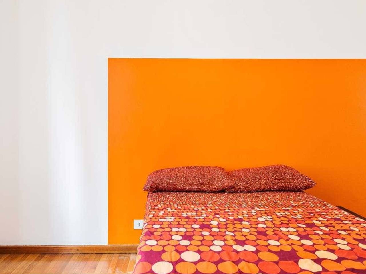 negozio in affitto a Milano in zona Guastalla