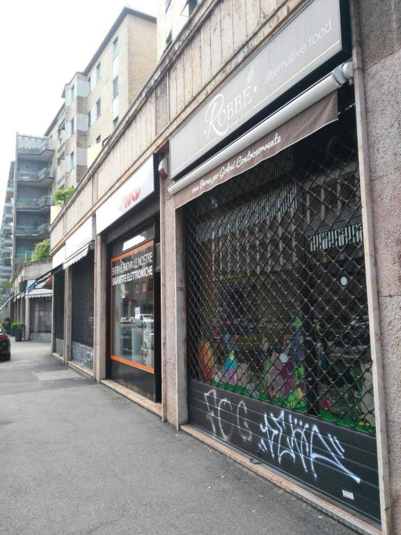 locale commerciale in affitto a Milano in zona Isola