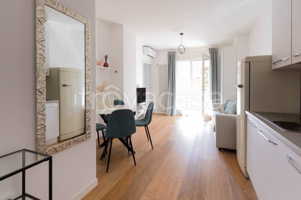 appartamento in affitto a Milano in zona Bullona