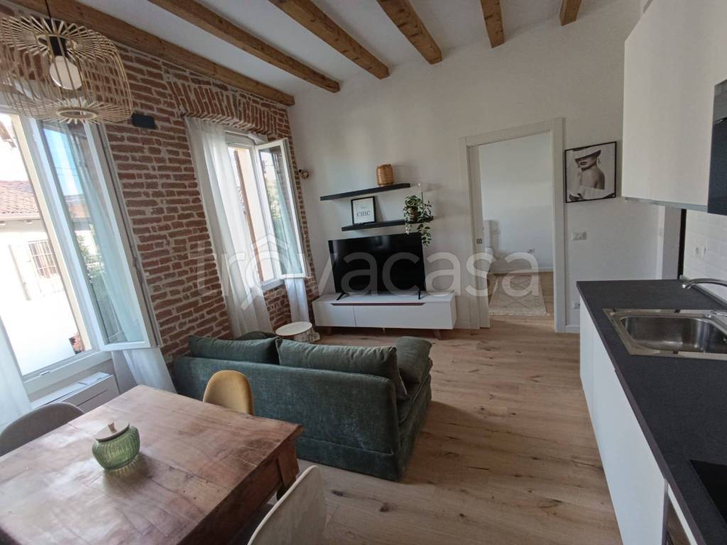 appartamento in affitto a Milano in zona Porta Genova