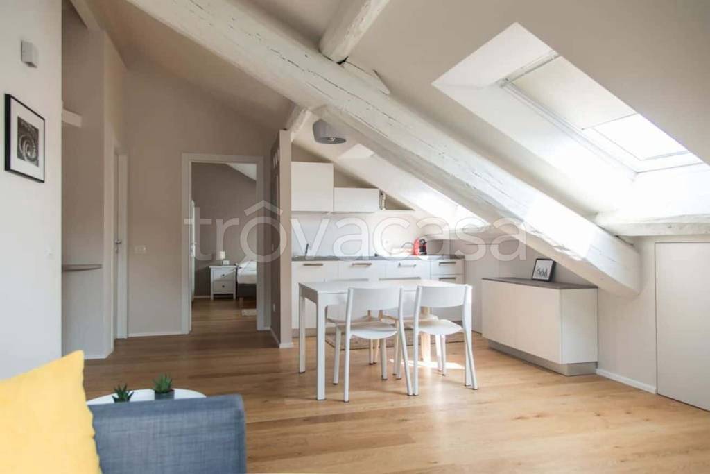 appartamento in affitto a Milano in zona Cadorna