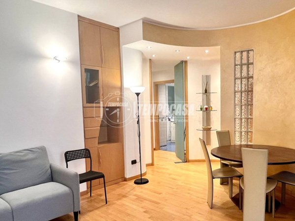 negozio in affitto a Milano in zona Lambrate