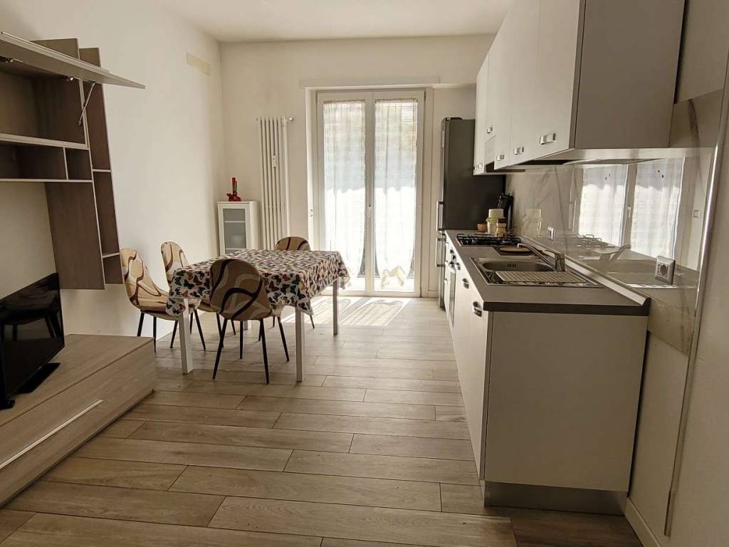 appartamento in affitto a Milano in zona Famagosta