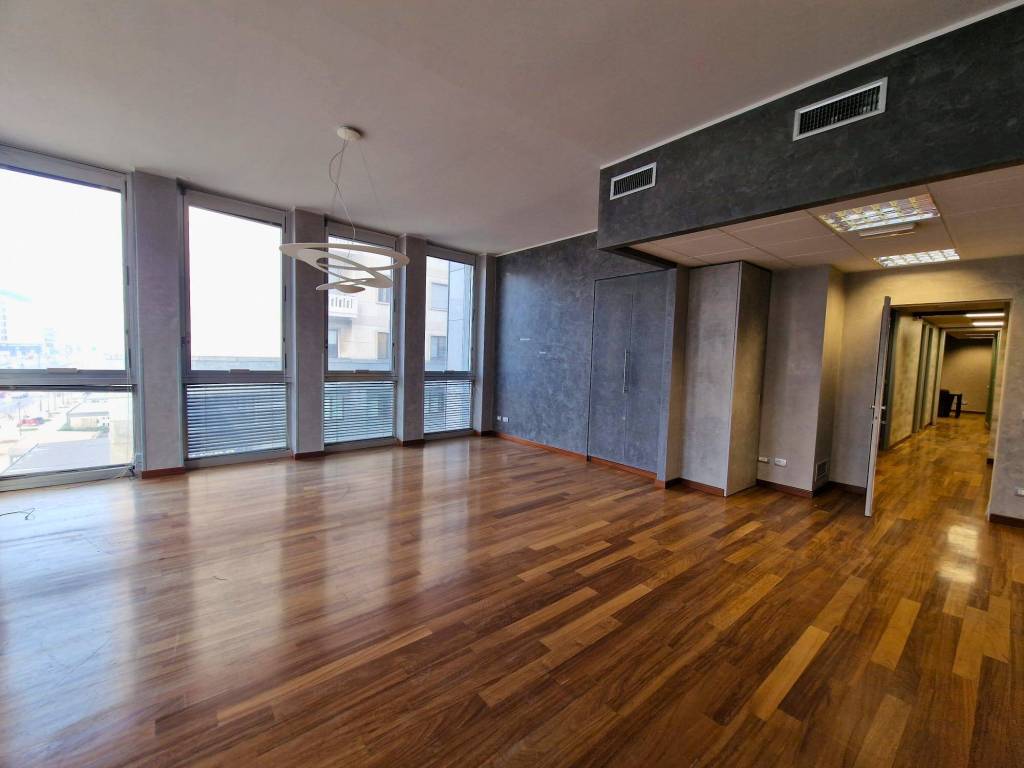 ufficio in affitto a Milano in zona Centro Direzionale