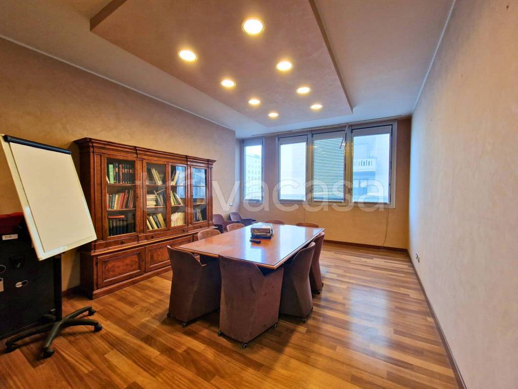 ufficio in affitto a Milano in zona Centro Direzionale