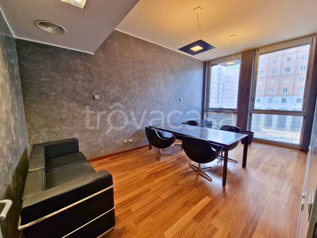 ufficio in affitto a Milano in zona Centro Direzionale