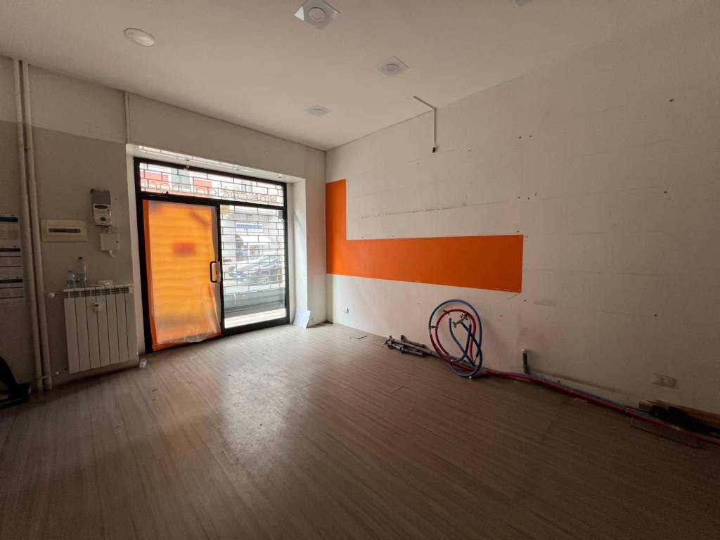 negozio in affitto a Milano