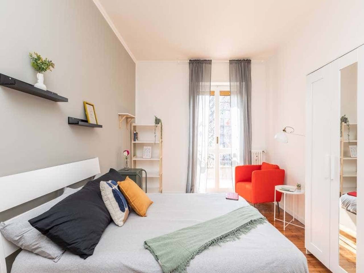 negozio in affitto a Milano in zona Piazzale Lodi