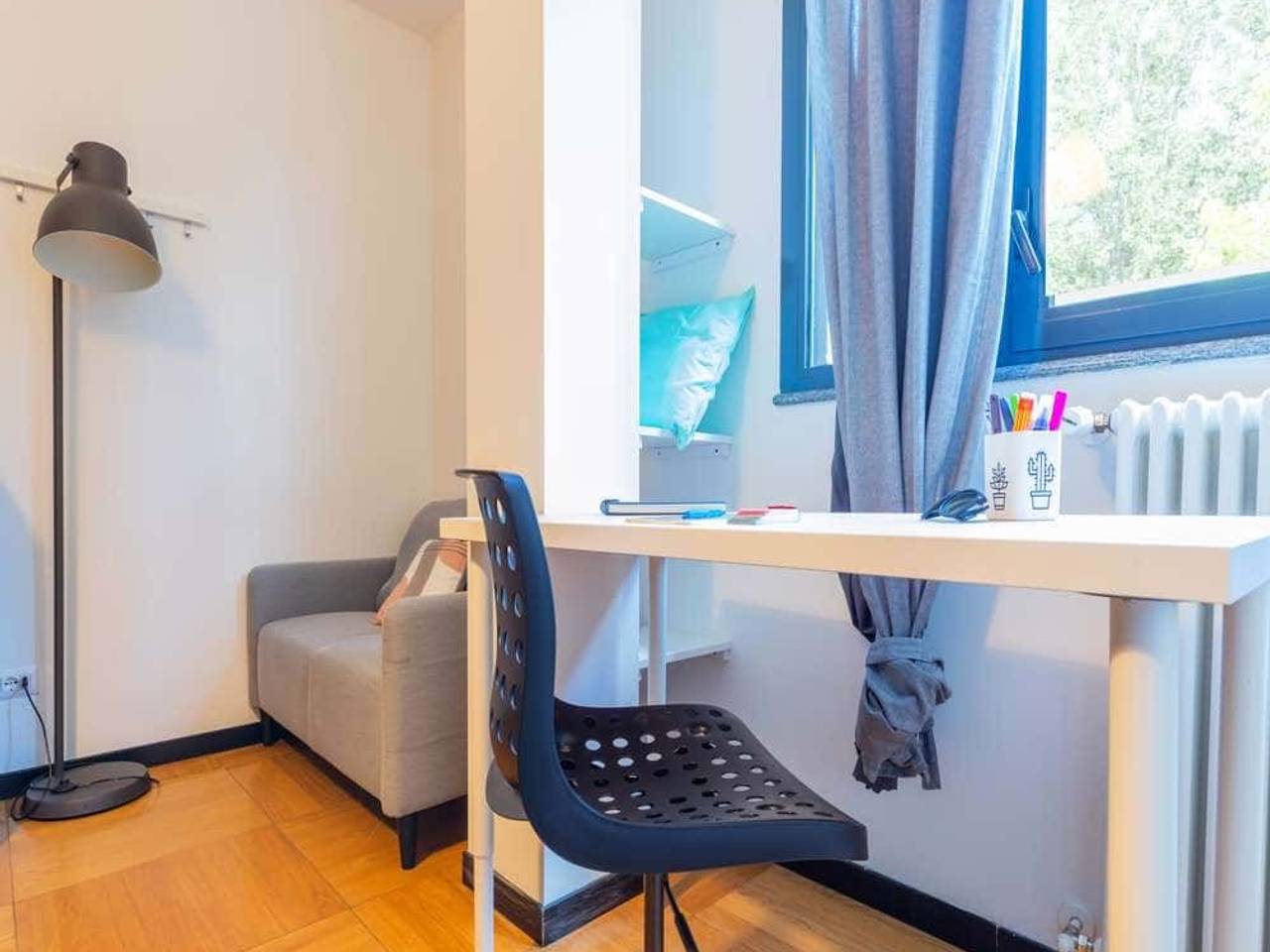 negozio in affitto a Milano in zona Morivione