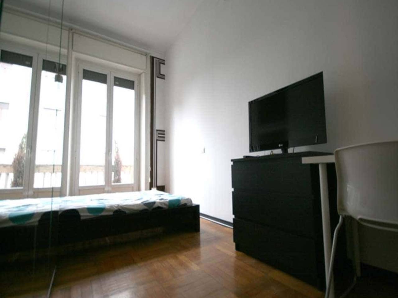 negozio in affitto a Milano in zona Segnano