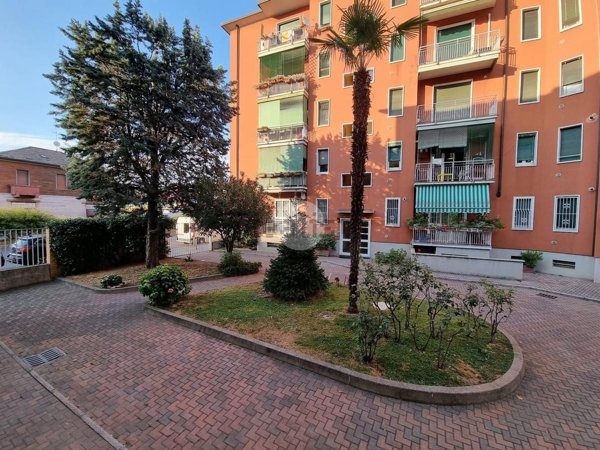 appartamento in affitto a Milano in zona Lorenteggio