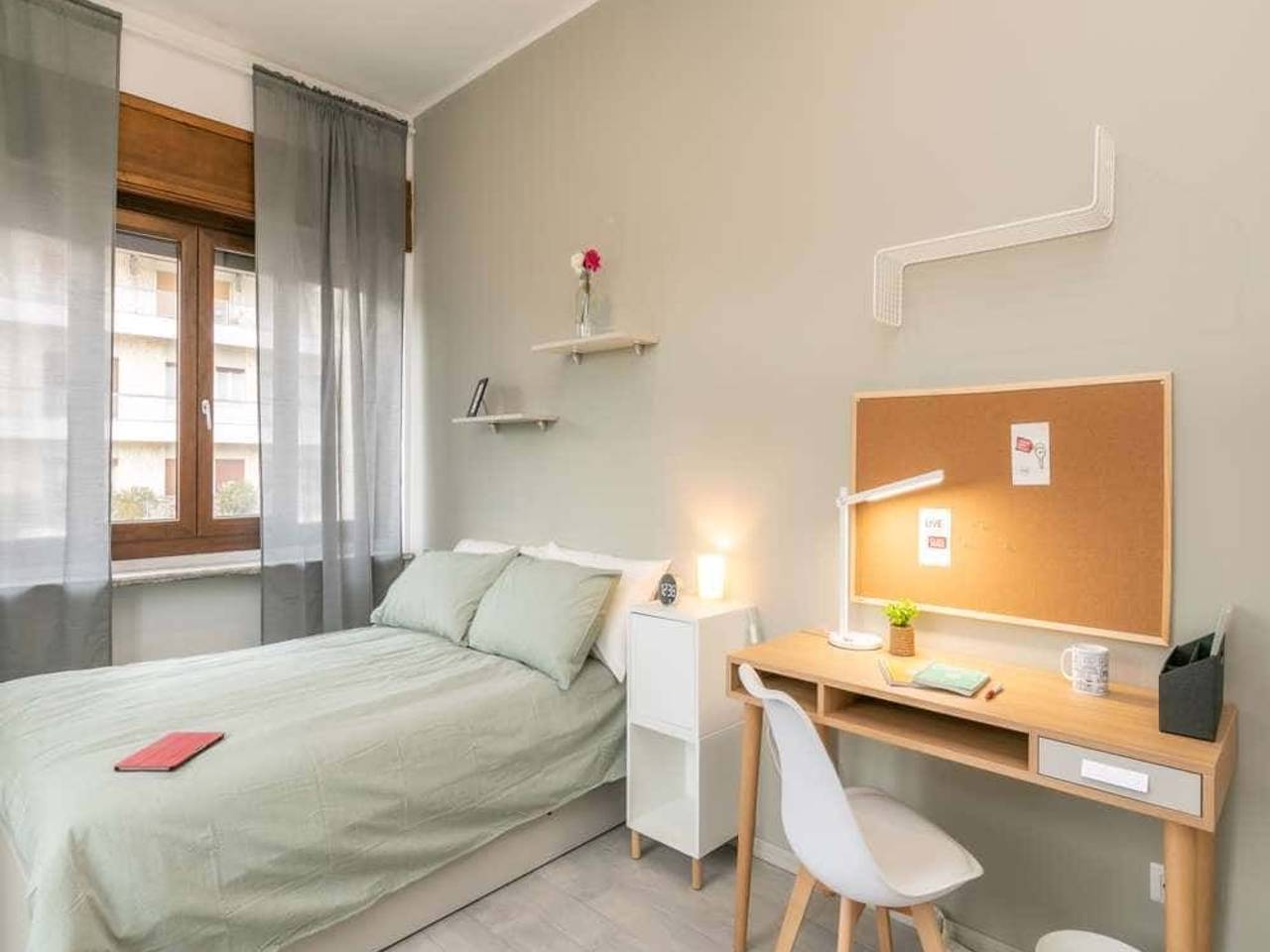 negozio in affitto a Milano in zona Guastalla