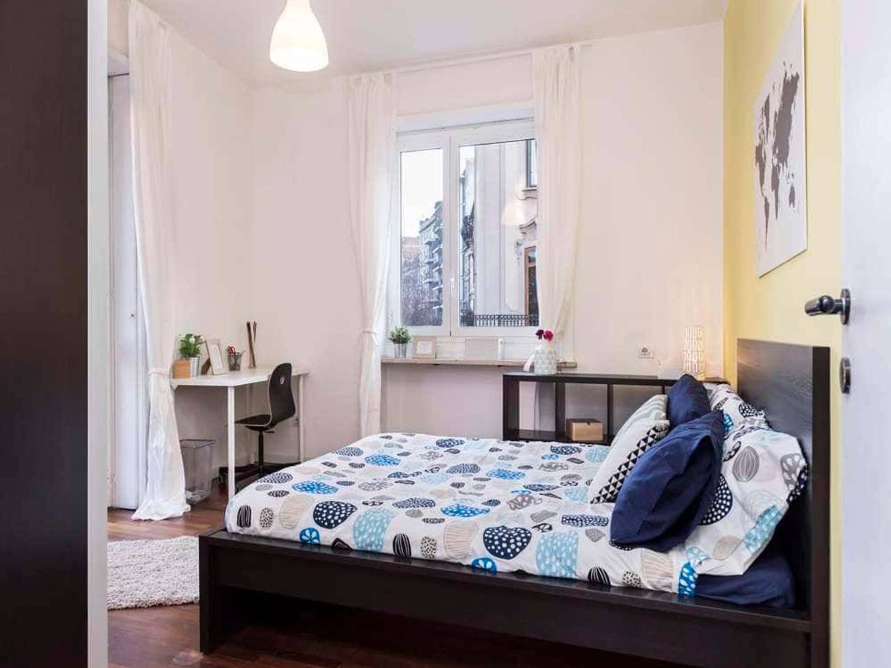 negozio in affitto a Milano in zona Bullona