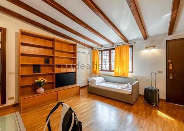 appartamento in affitto a Milano in zona Isola