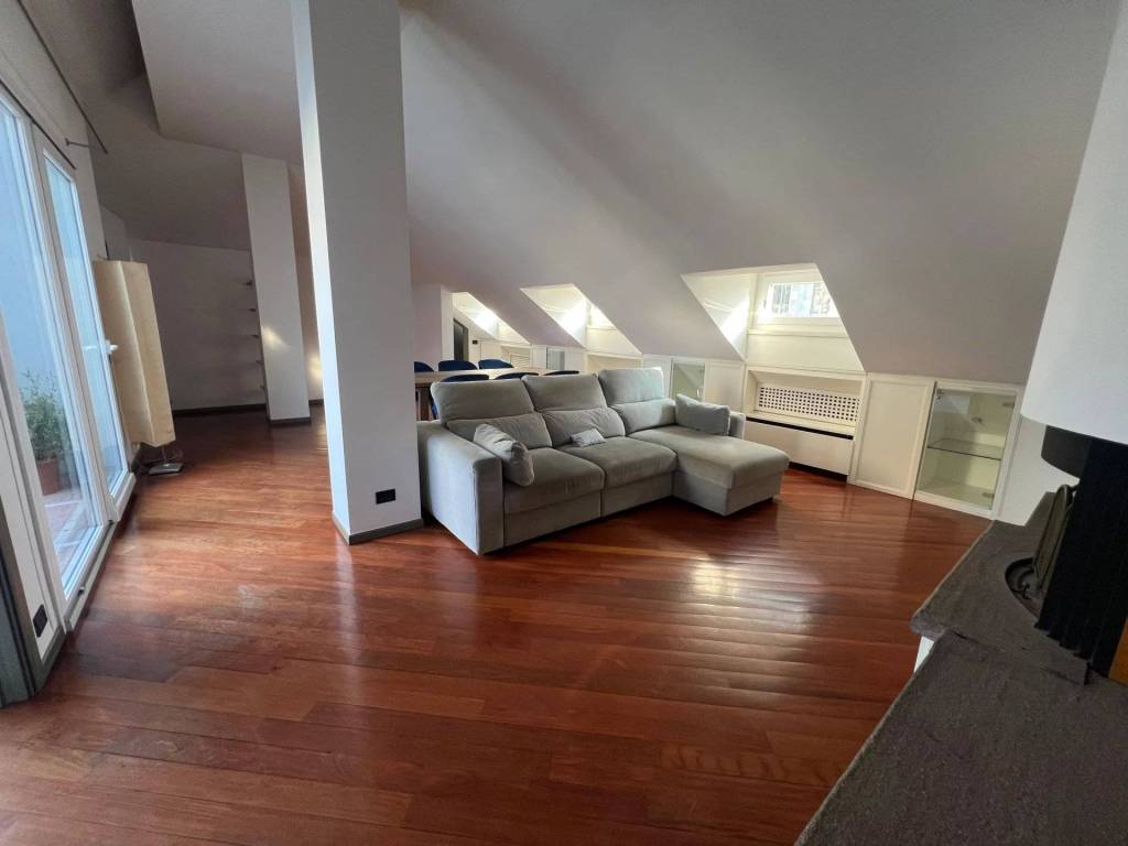 appartamento in affitto a Milano in zona Porta Nuova