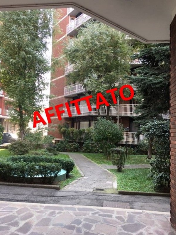 appartamento in affitto a Milano in zona Lorenteggio