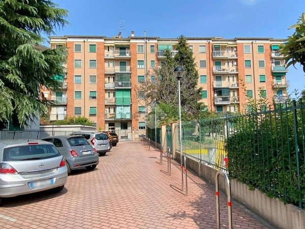 appartamento in affitto a Milano in zona Baggio