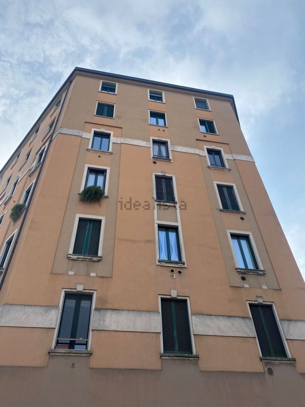 appartamento in affitto a Milano in zona Cinque Giornate