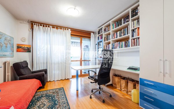 negozio in affitto a Milano in zona Lambrate