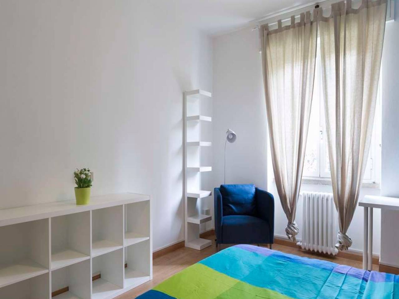 negozio in affitto a Milano in zona Morivione