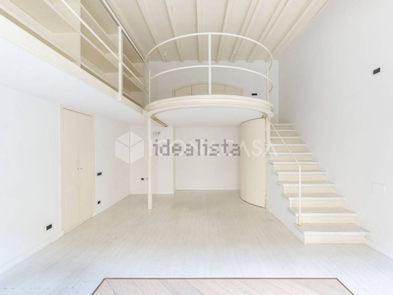 locale commerciale in affitto a Milano in zona Isola