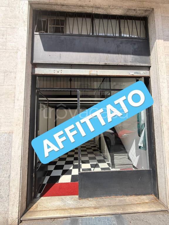 negozio in affitto a Milano