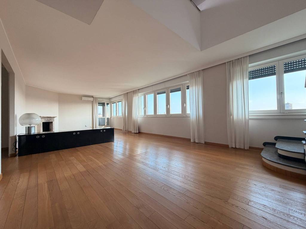 appartamento in affitto a Milano in zona Isola