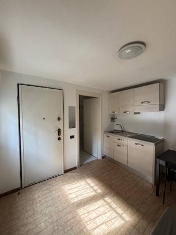 appartamento in affitto a Milano in zona Famagosta