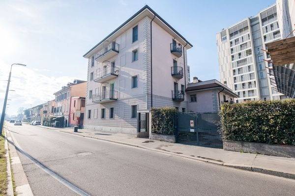 appartamento in affitto a Milano in zona Vigentino