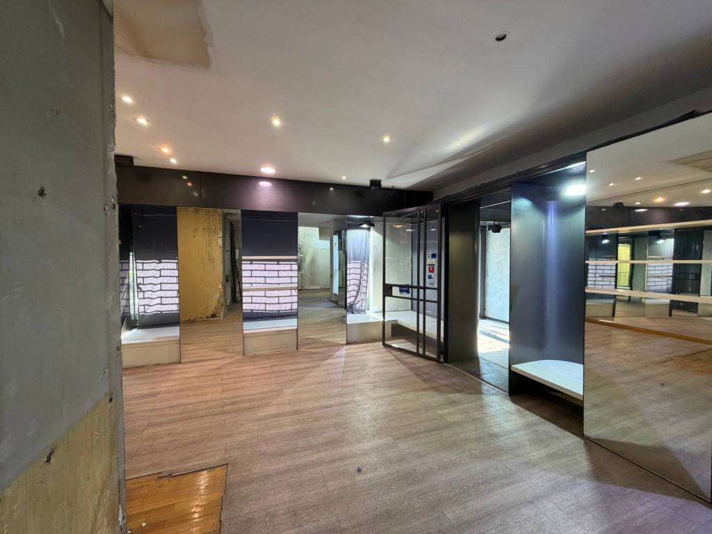 locale commerciale in affitto a Milano in zona Isola
