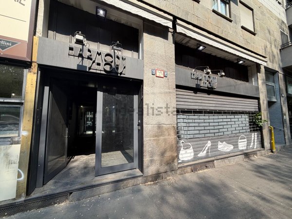 locale commerciale in affitto a Milano