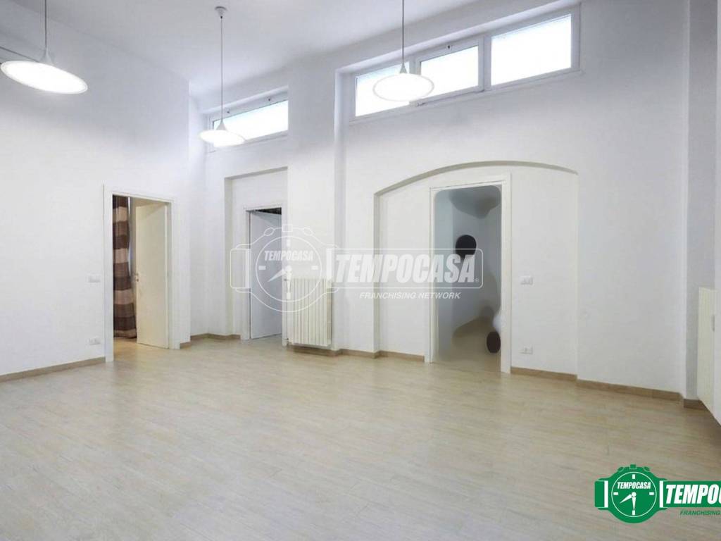 negozio in affitto a Milano