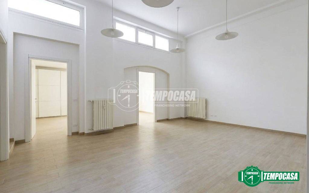 negozio in affitto a Milano
