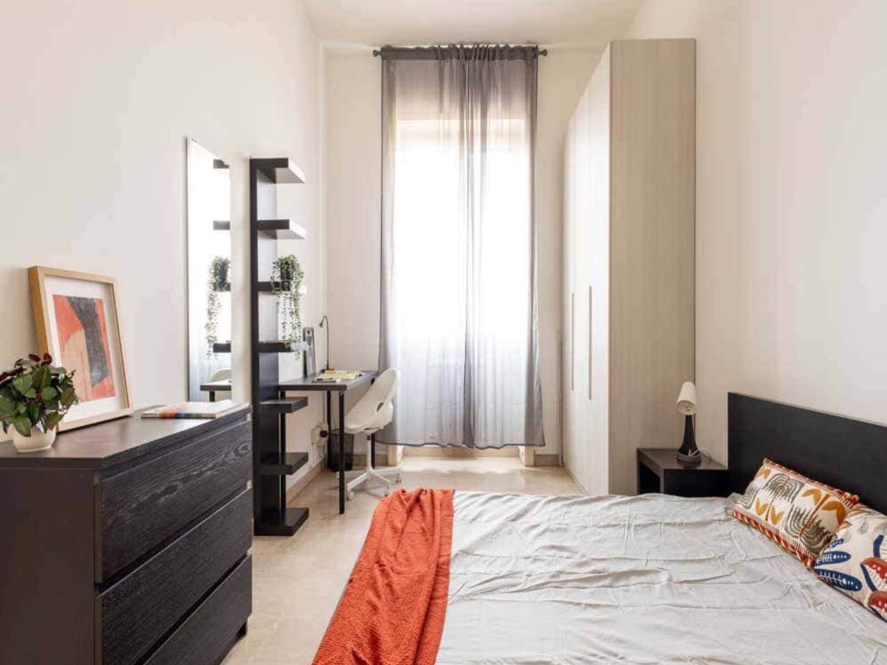 negozio in affitto a Milano in zona Porta Genova