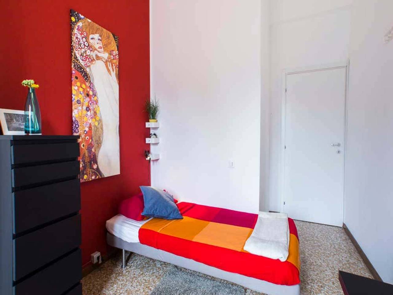 negozio in affitto a Milano in zona Cagnola