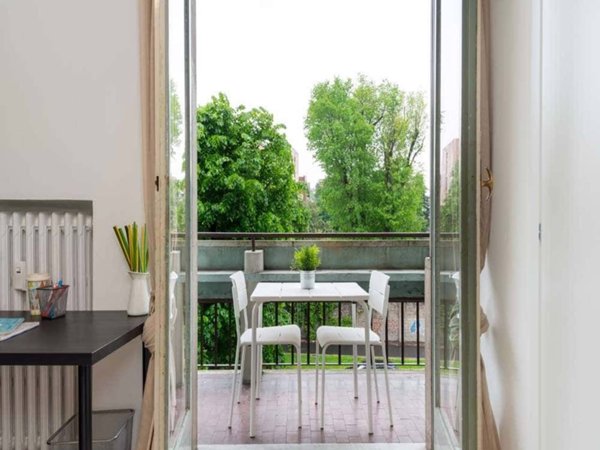 negozio in affitto a Milano in zona Lorenteggio