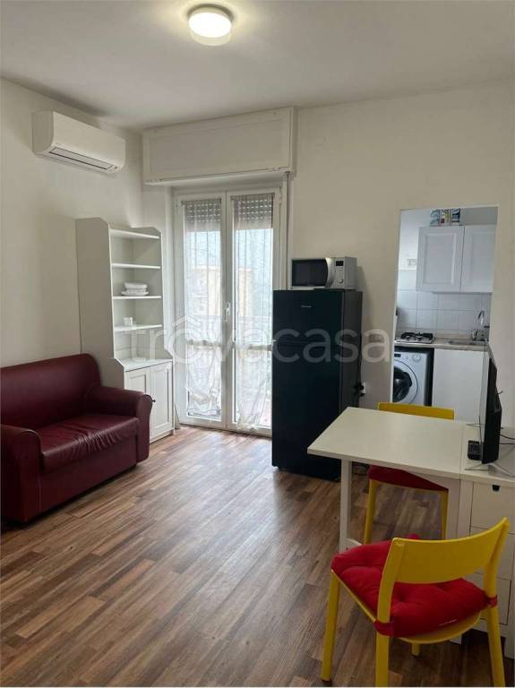 appartamento in affitto a Milano in zona Famagosta