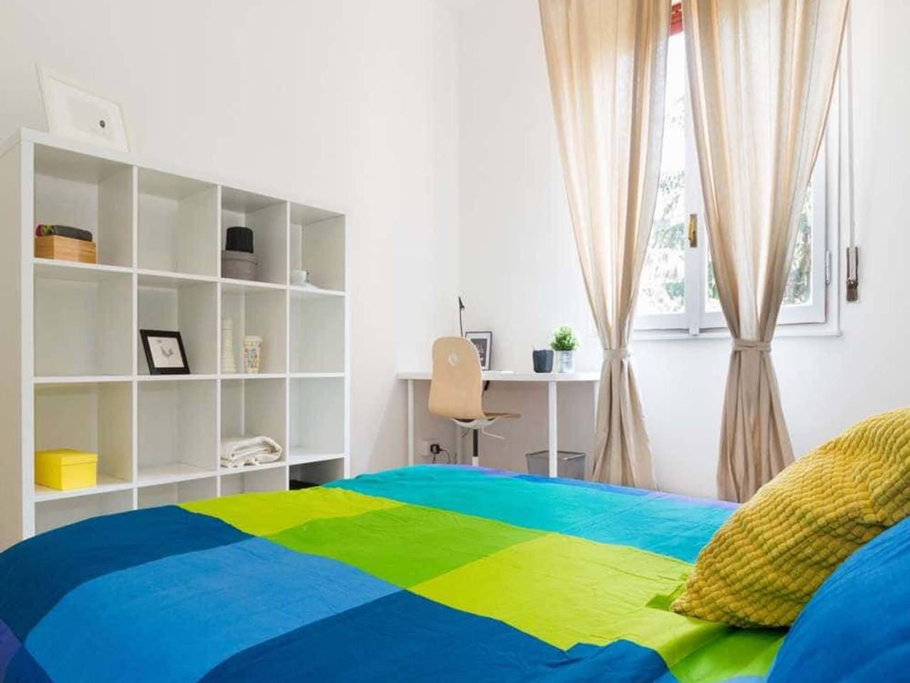 negozio in affitto a Milano in zona Lorenteggio