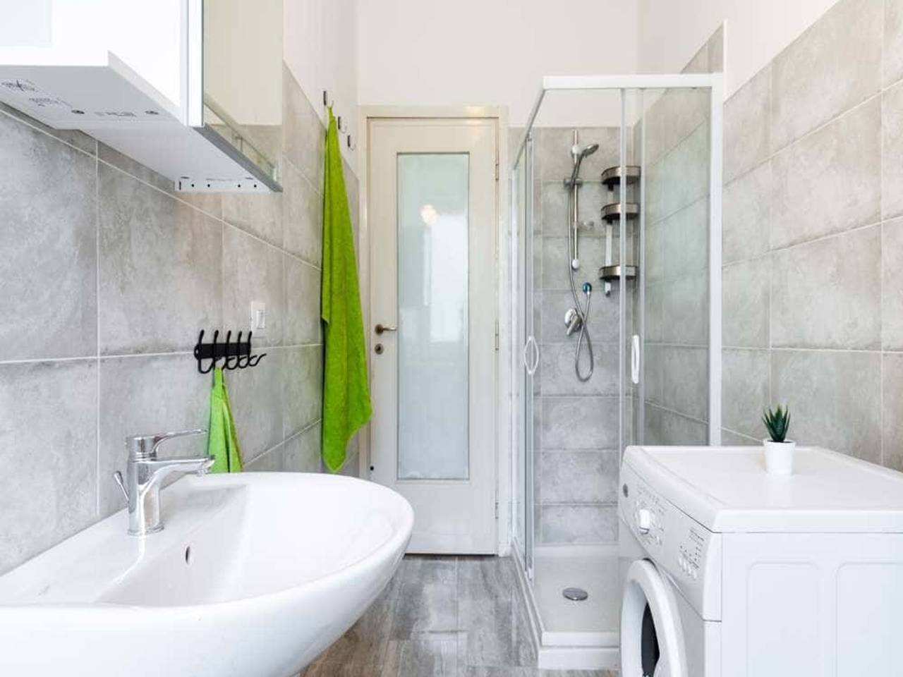 negozio in affitto a Milano in zona Lorenteggio