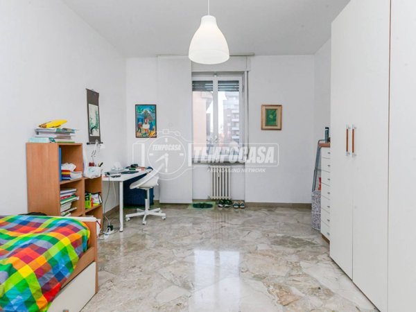 negozio in affitto a Milano in zona Dergano