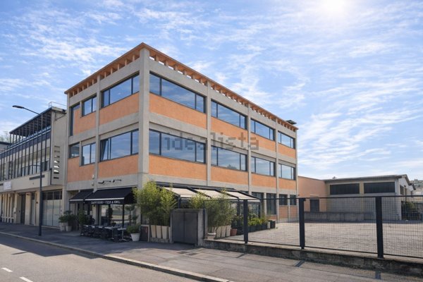 ufficio in affitto a Milano in zona Gallaratese
