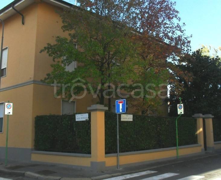 appartamento in affitto a Milano in zona Segnano