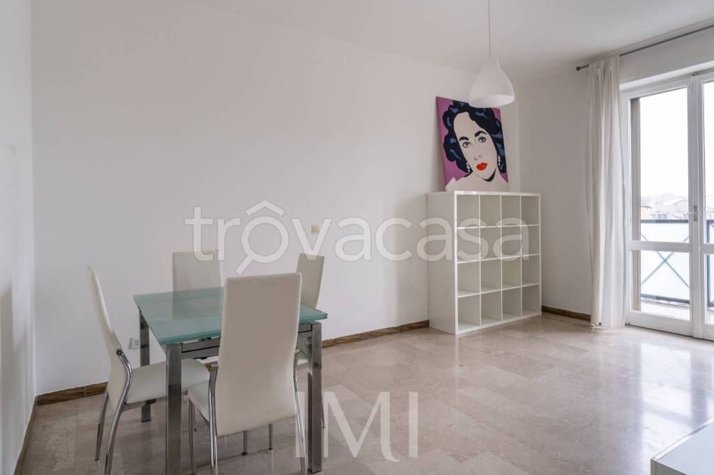 appartamento in affitto a Milano in zona Famagosta