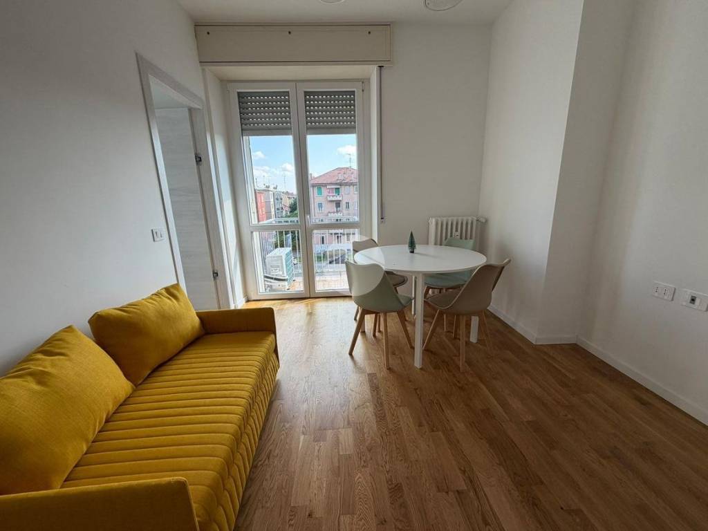 appartamento in affitto a Milano in zona Famagosta