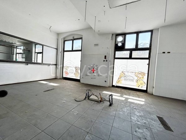 negozio in affitto a Milano in zona Figino