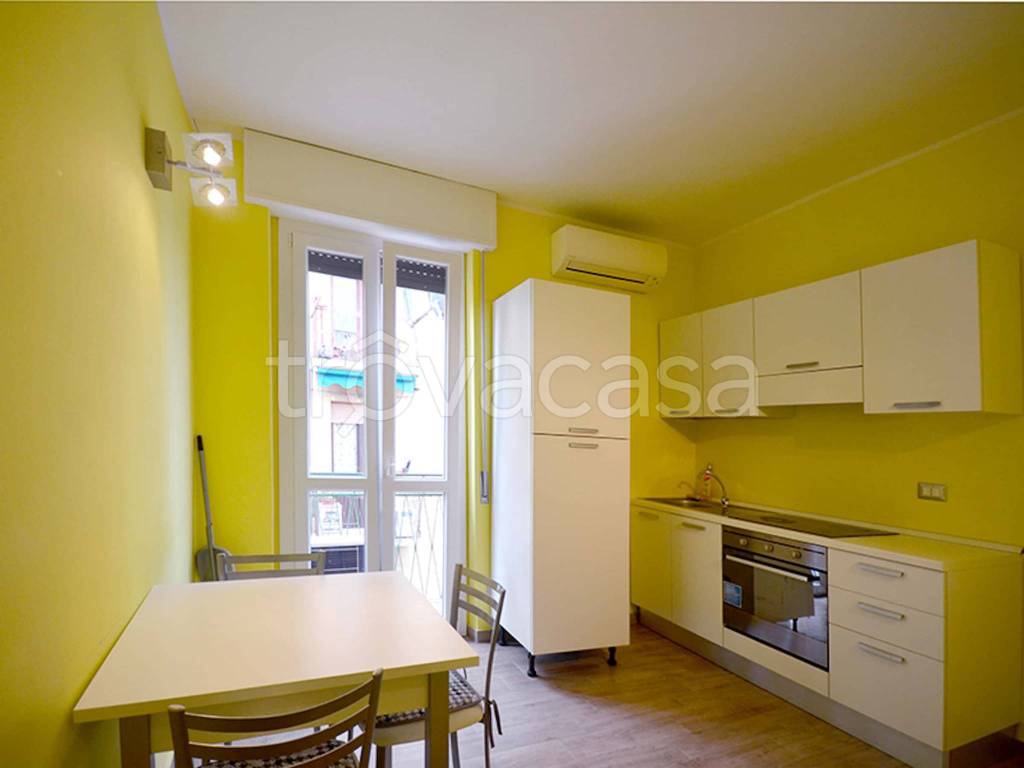 appartamento in affitto a Milano in zona Famagosta