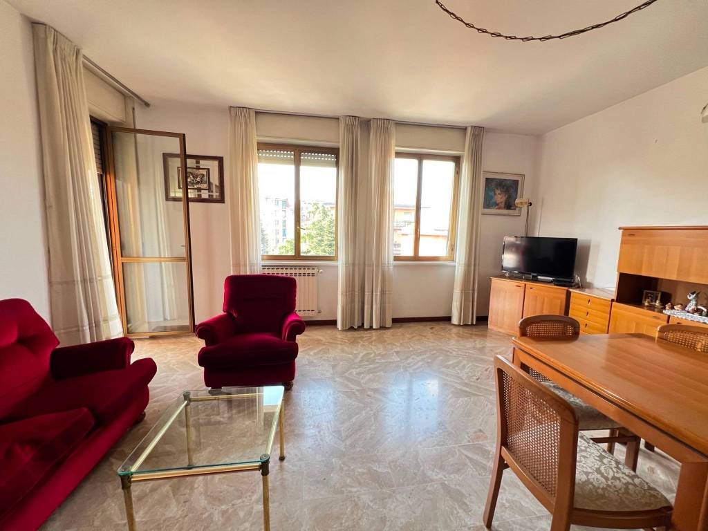 appartamento in affitto a Milano in zona Baggio