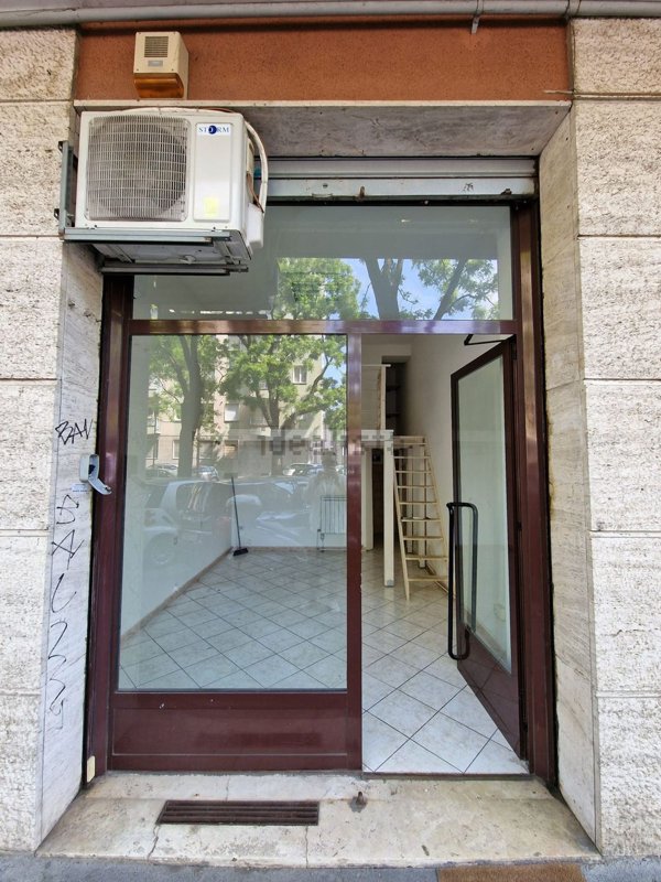 locale commerciale in affitto a Milano