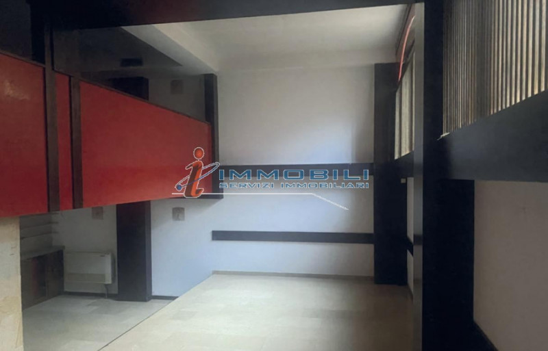 locale di sgombero in affitto a Milano
