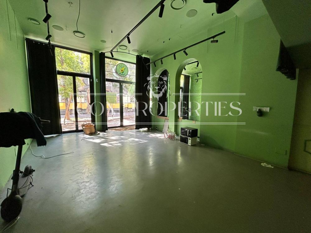 negozio in affitto a Milano in zona XXII Marzo